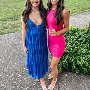 Blue dress size L. If you had a large chest, I would stay away - tight up top